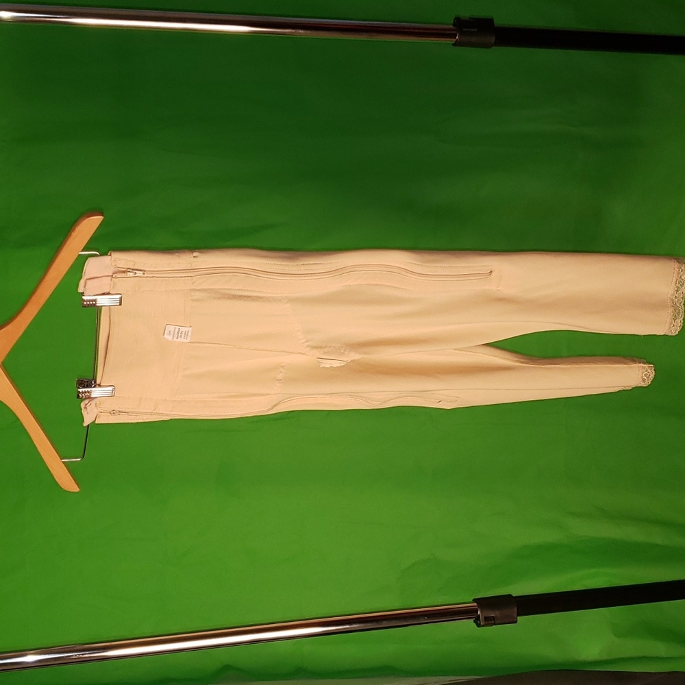 Sculptures Compression Wear - Picture 2 of 4